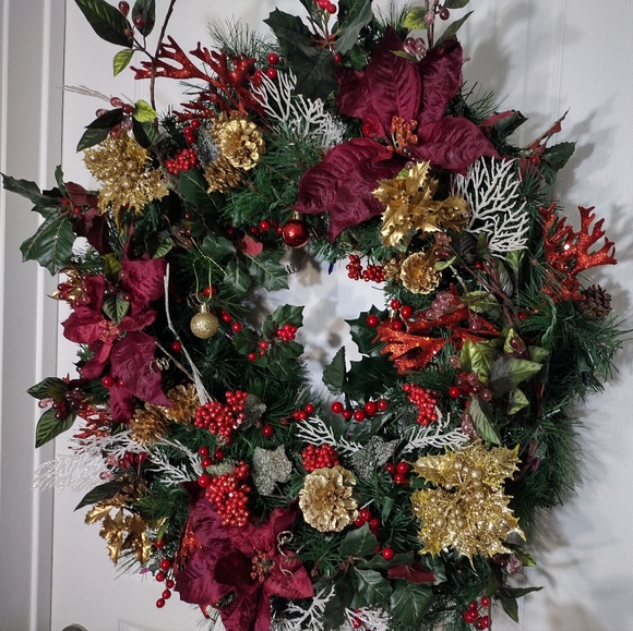 Custom Handcrafted Elegant One of a Kind Lighted Wreath - Picture 4 of 13